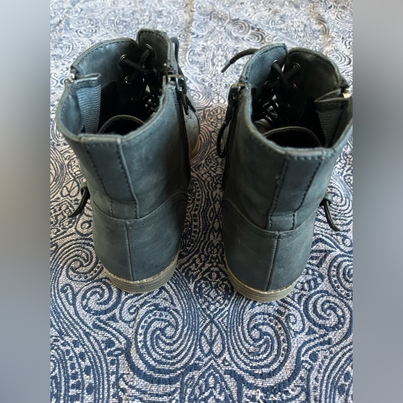 Vegan leather ankle boot - Picture 3 of 7